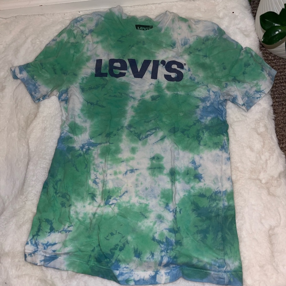 Tie dye Levi’s t shirt